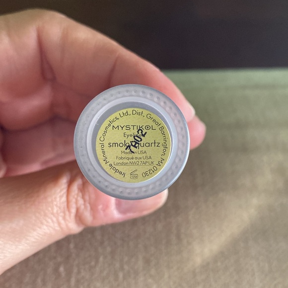Jane Iredale Mystikol® Powdered Eyeliner • Color “Smoky Quartz” - Picture 5 of 5